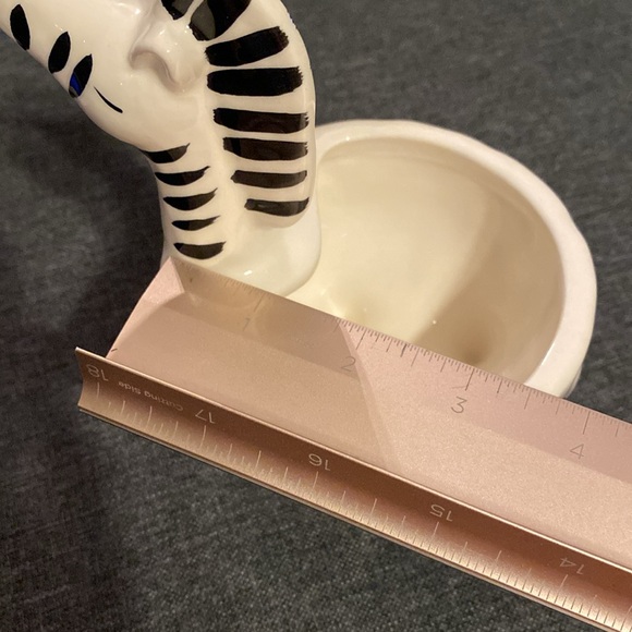 Zebra Potted Plant Holder - Picture 12 of 12